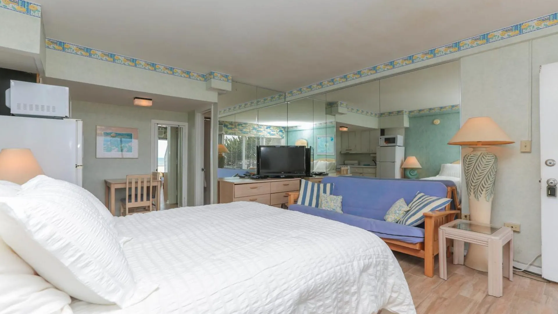 Exclusive Beach Access Va Beach Studio Condo! Virginia Beach
